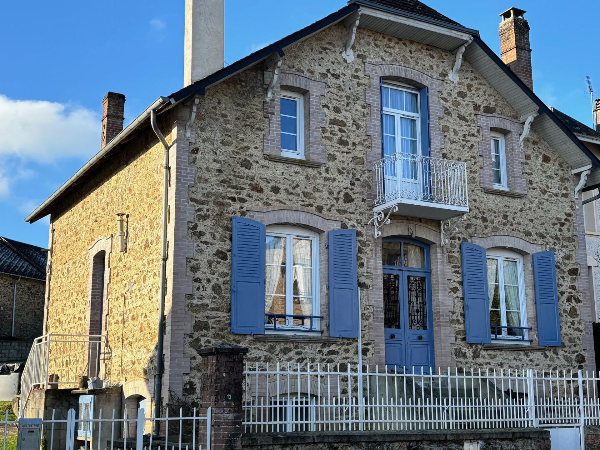 casa en Chamberet, Nouvelle-Aquitaine 12899762