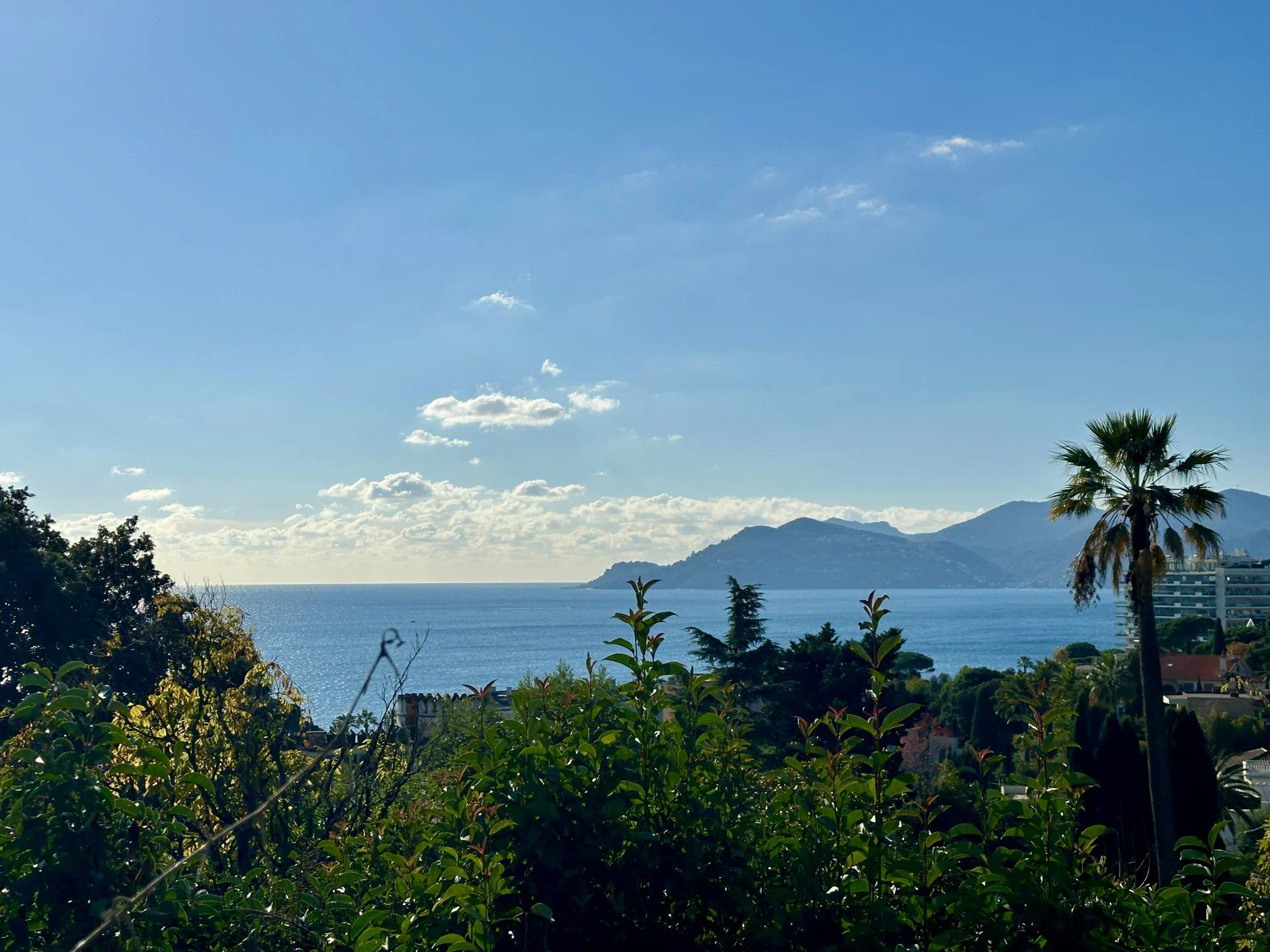 Residencial en Cannes-la-Bocca, Alpes-Maritimes 12900396