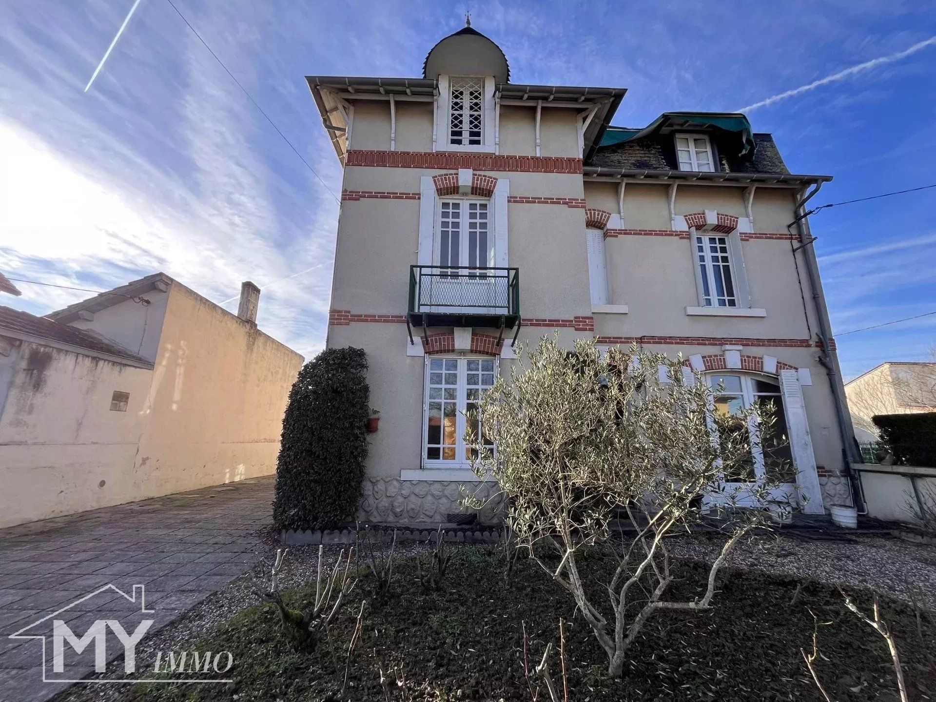 Huis in Montpon-Menesterol, Nouvelle-Aquitaine 12901534