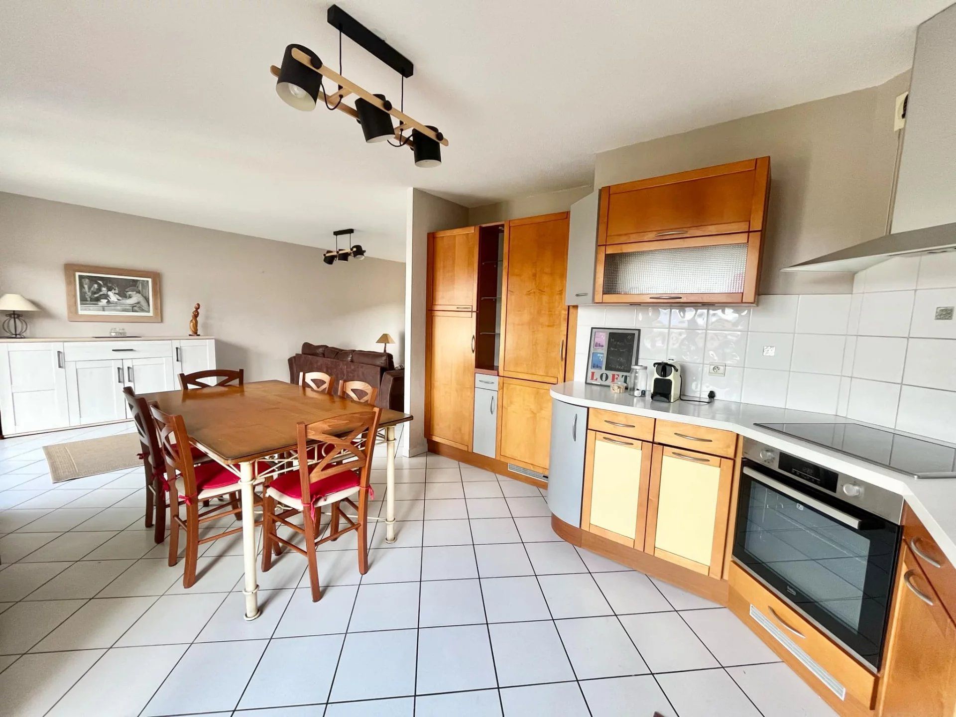 Condominium in Archamps, Auvergne-Rhone-Alpes 12902546