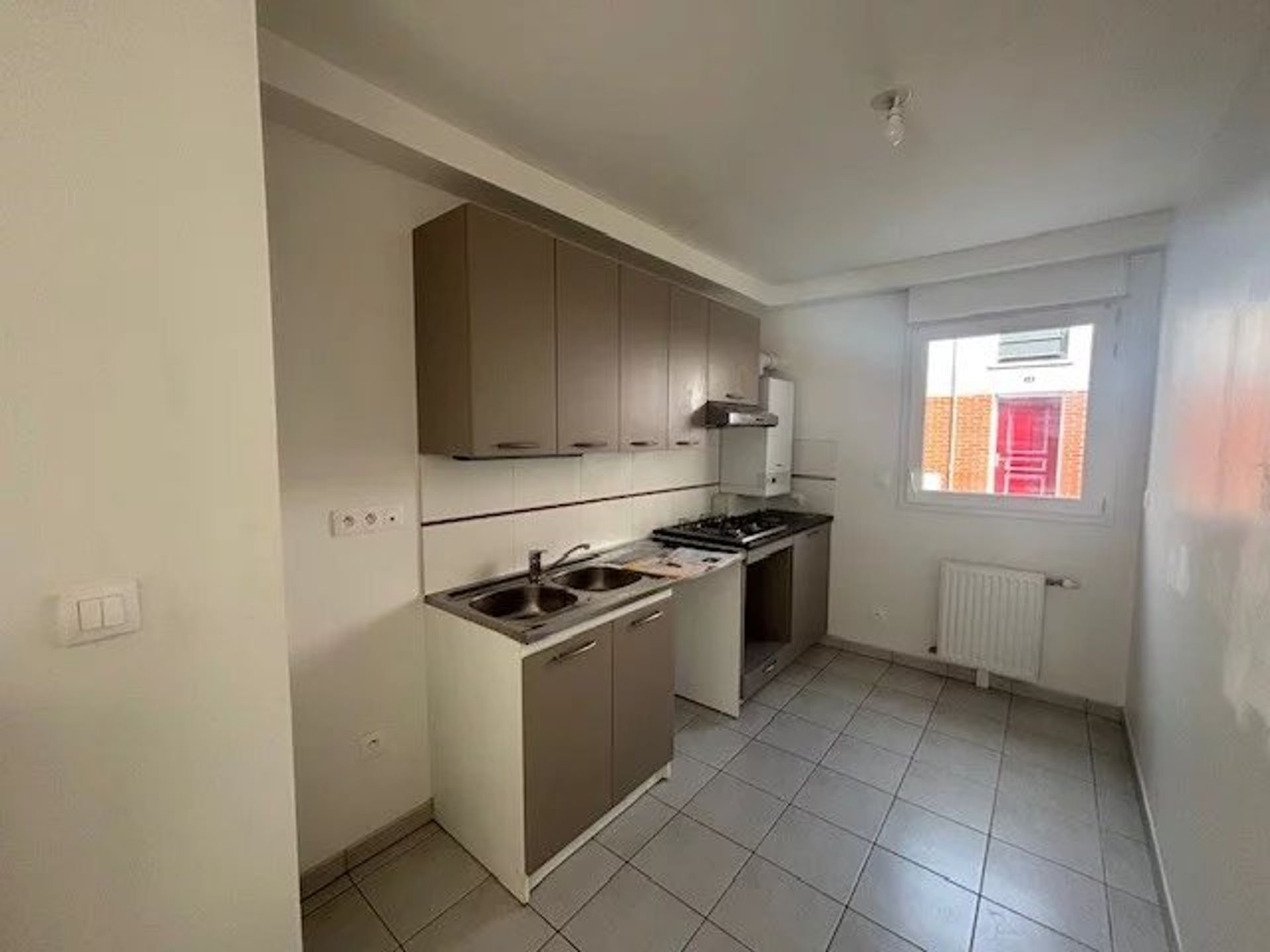 Condominium in Tours, Centre-Val de Loire 12903257