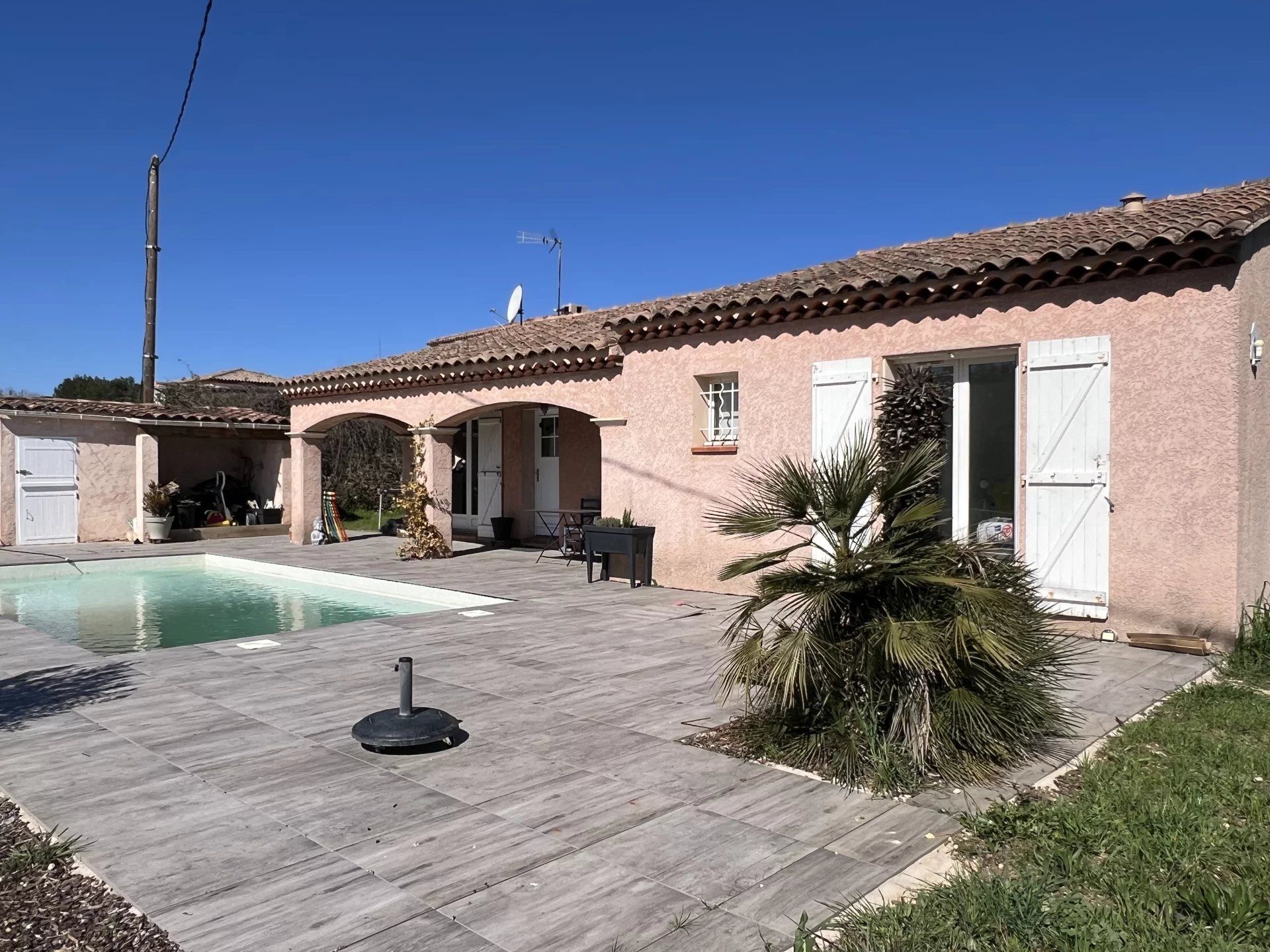 жилой дом в Brignoles, Provence-Alpes-Cote d'Azur 12903285