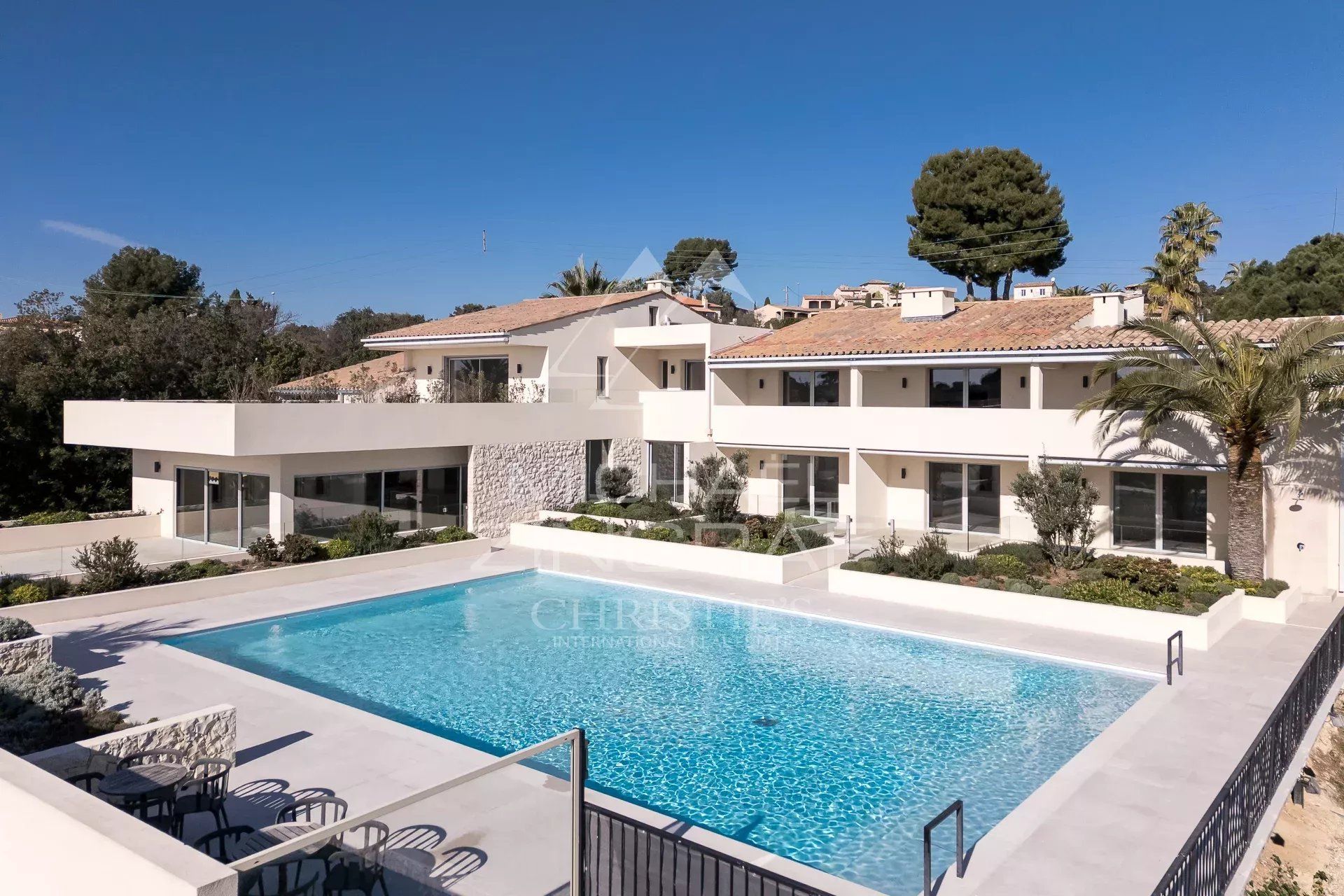 Osakehuoneisto sisään Cagnes-sur-Mer, Provence-Alpes-Cote d'Azur 12903760