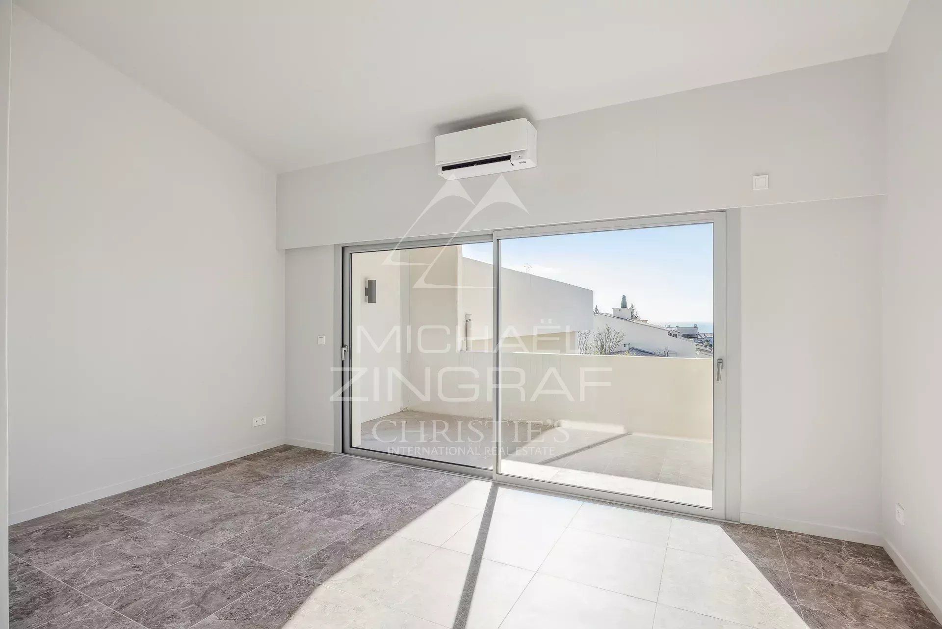 Condominium in Cagnes-sur-Mer, Alpes-Maritimes 12903761