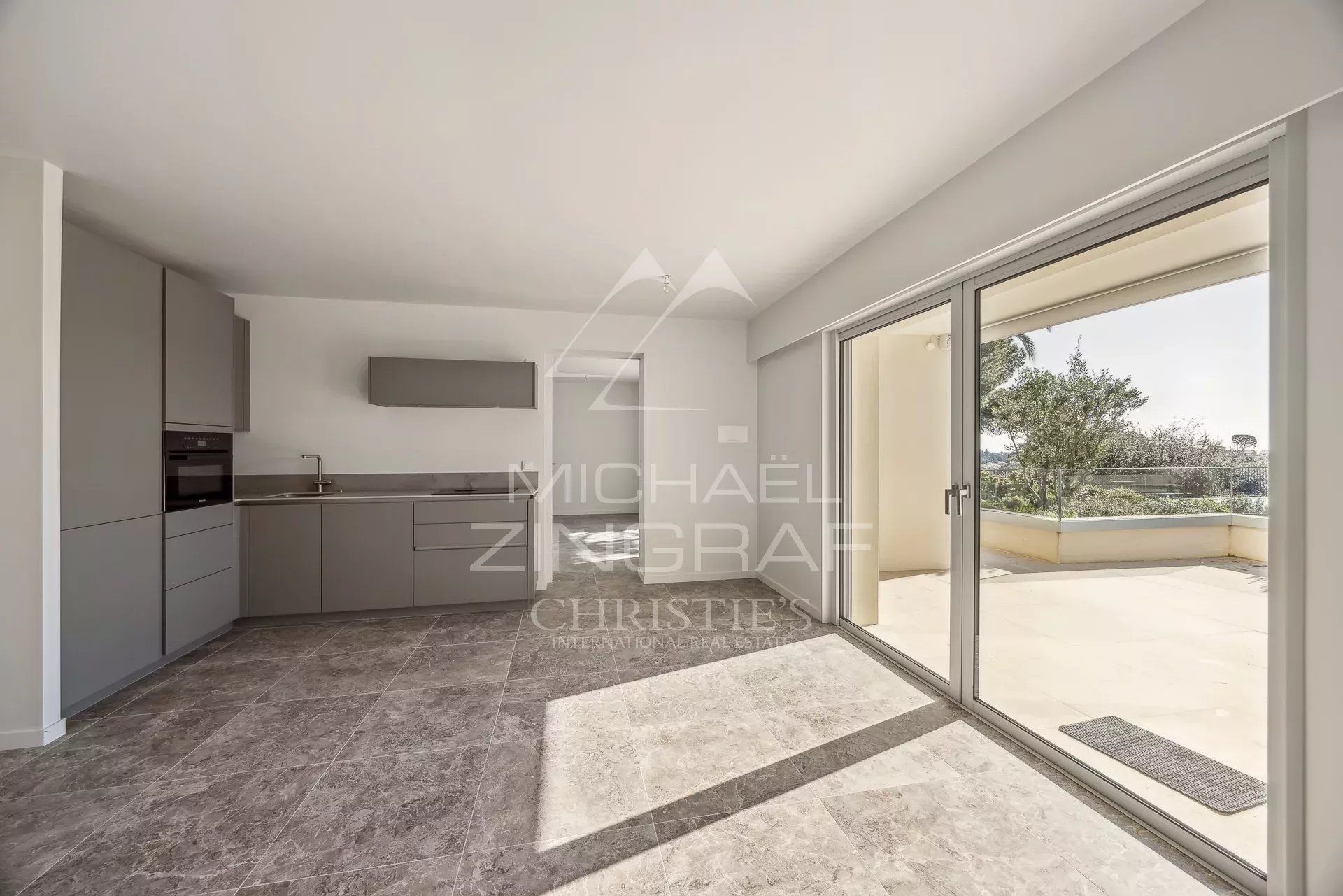 Condominio en Cagnes-sur-Mer, Alpes-Maritimes 12903761