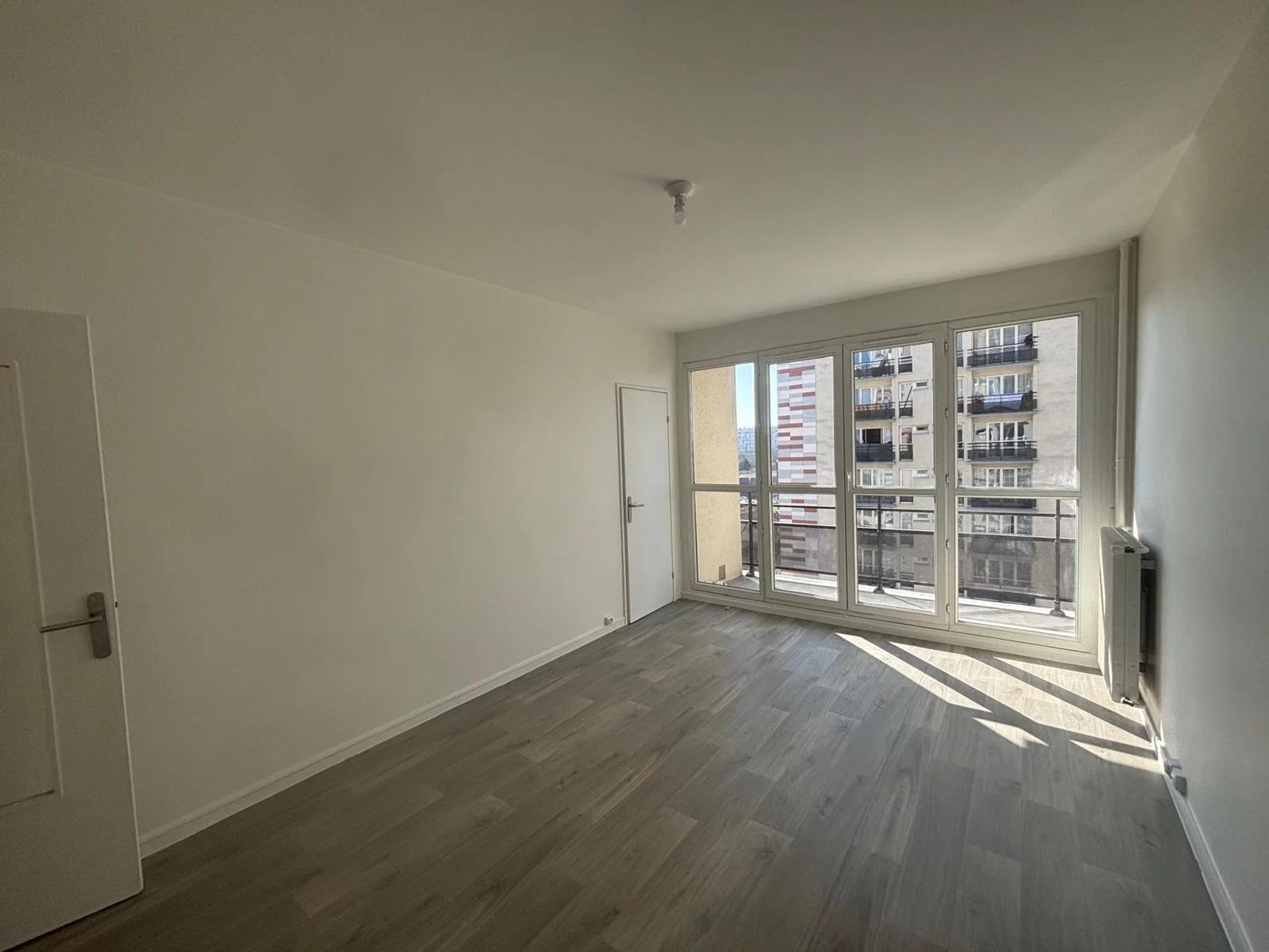 Квартира в Villeneuve-la-Garenne, Hauts-de-Seine 12903871