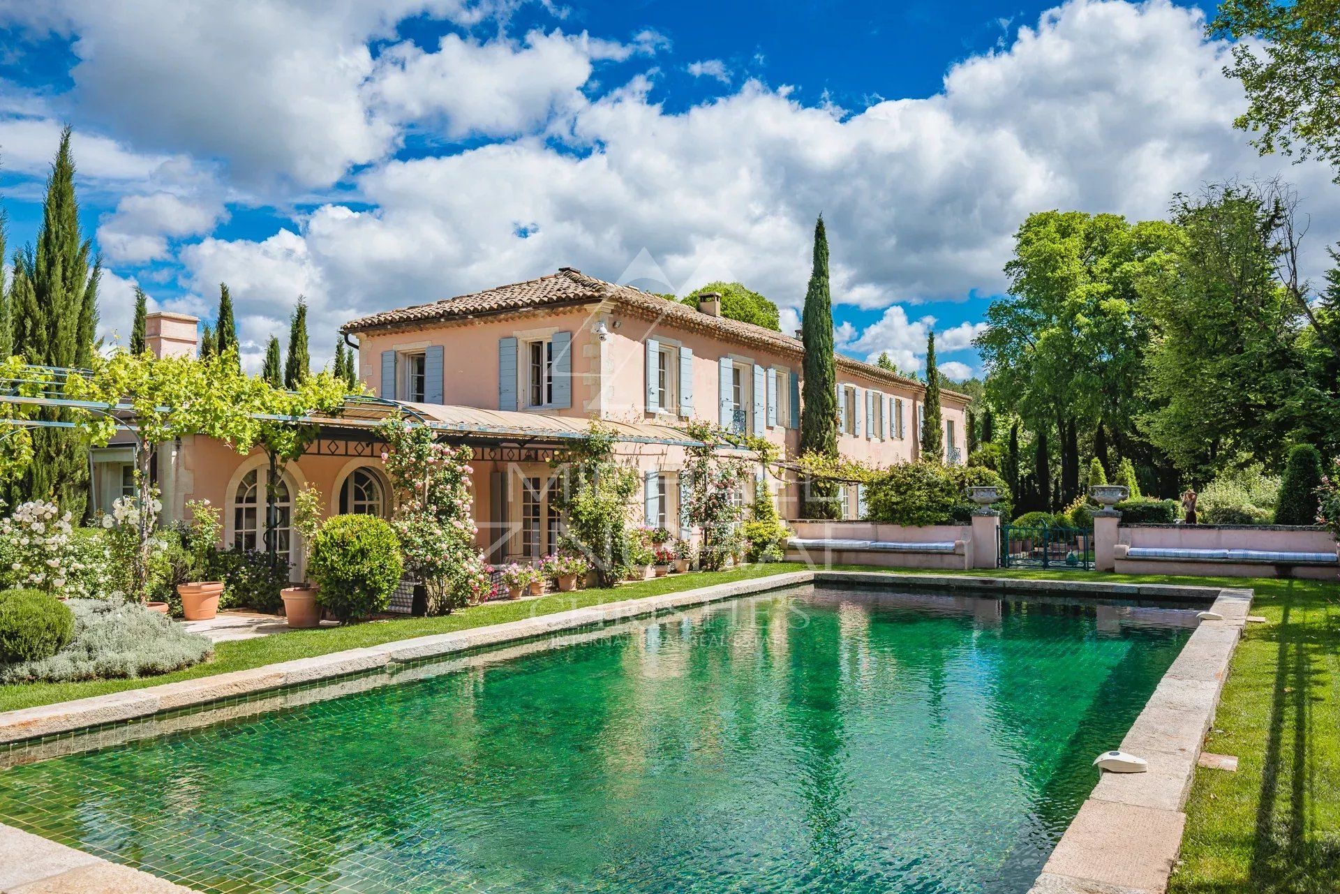 Reclame in Saint-Rémy-de-Provence, Bouches-du-Rhône 12904635