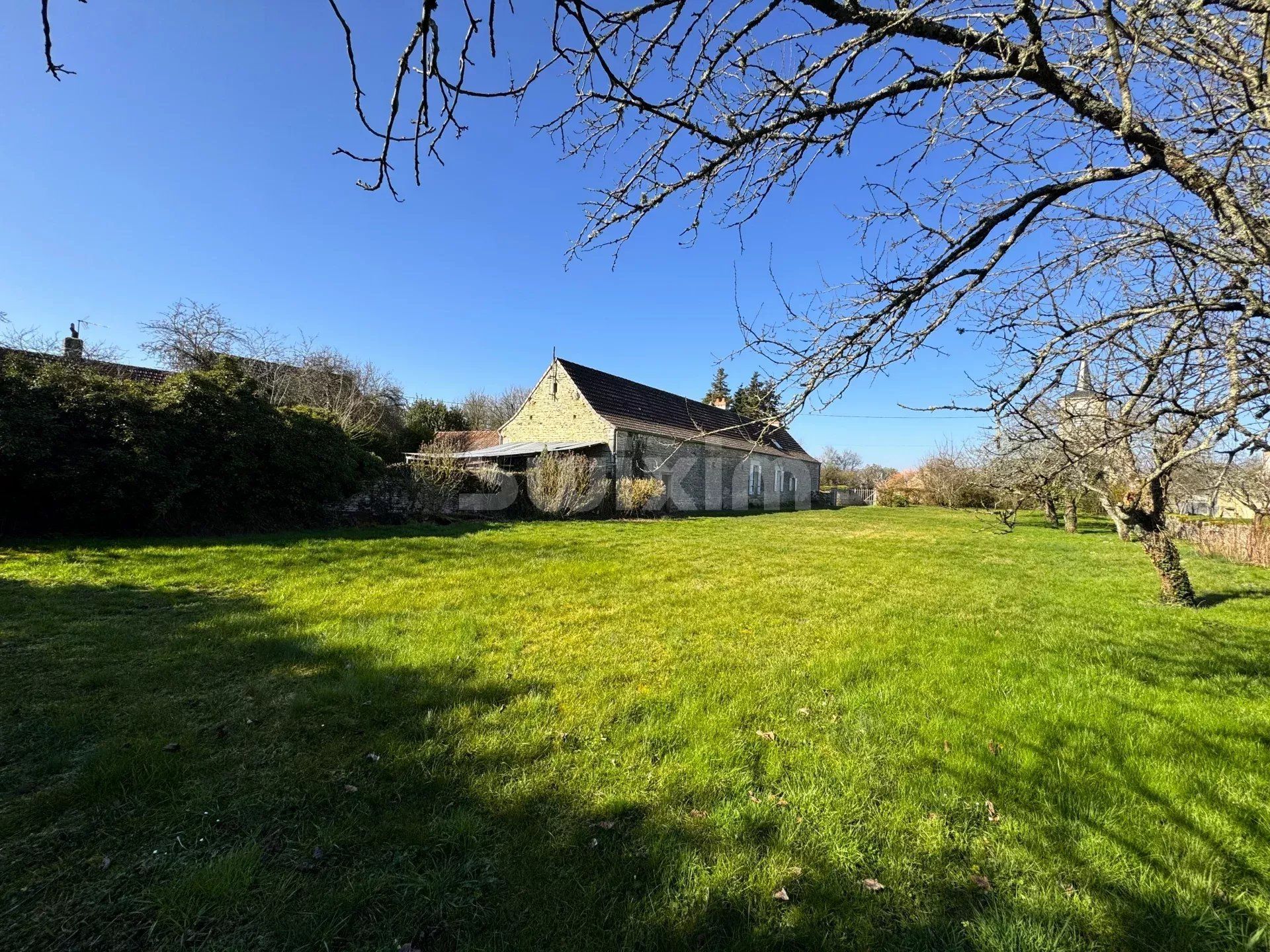 Rumah di L'Isle-sur-Serein, Bourgogne-Franche-Comte 12904728